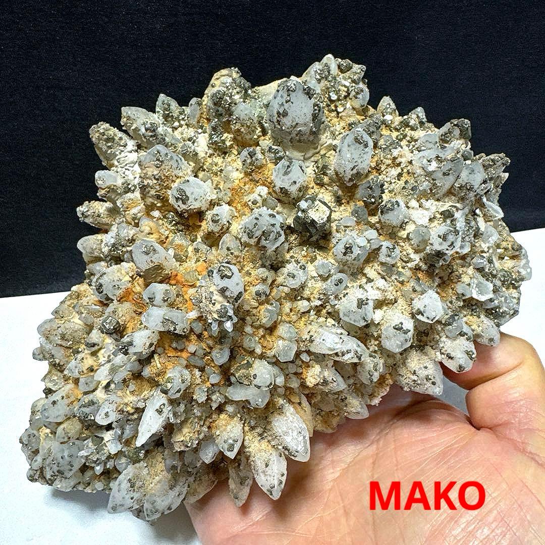 M1689☆パイライト共生水晶クラスター1.2Kg☆尾太鉱山産☆N50312