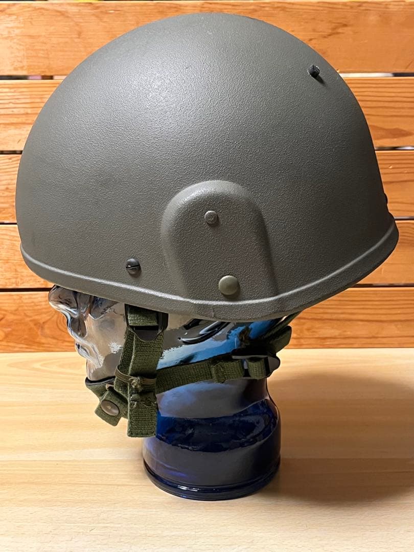 イギリス軍 Mk6ケブラーヘルメット サイズM 迷彩カバー3枚付実物2003年製
