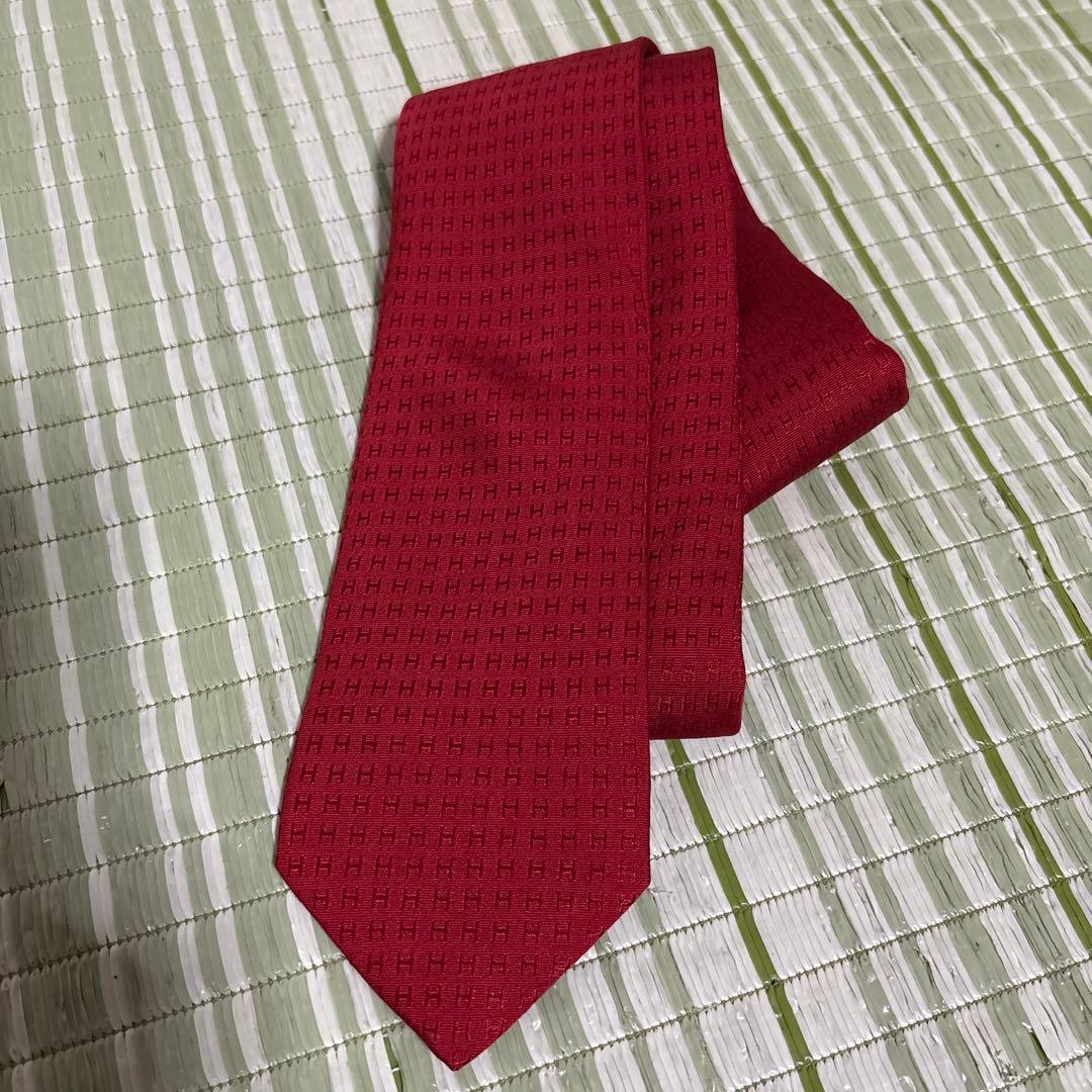 エルメス　HERMES ネクタイ　H柄　ビジネス　スーツ用　赤　レッド　シルク