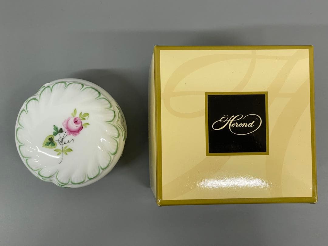 【新品未使用】ヘレンド ウィーン ラウンドボックス　薔薇　蓋付小物入 ボンボン入