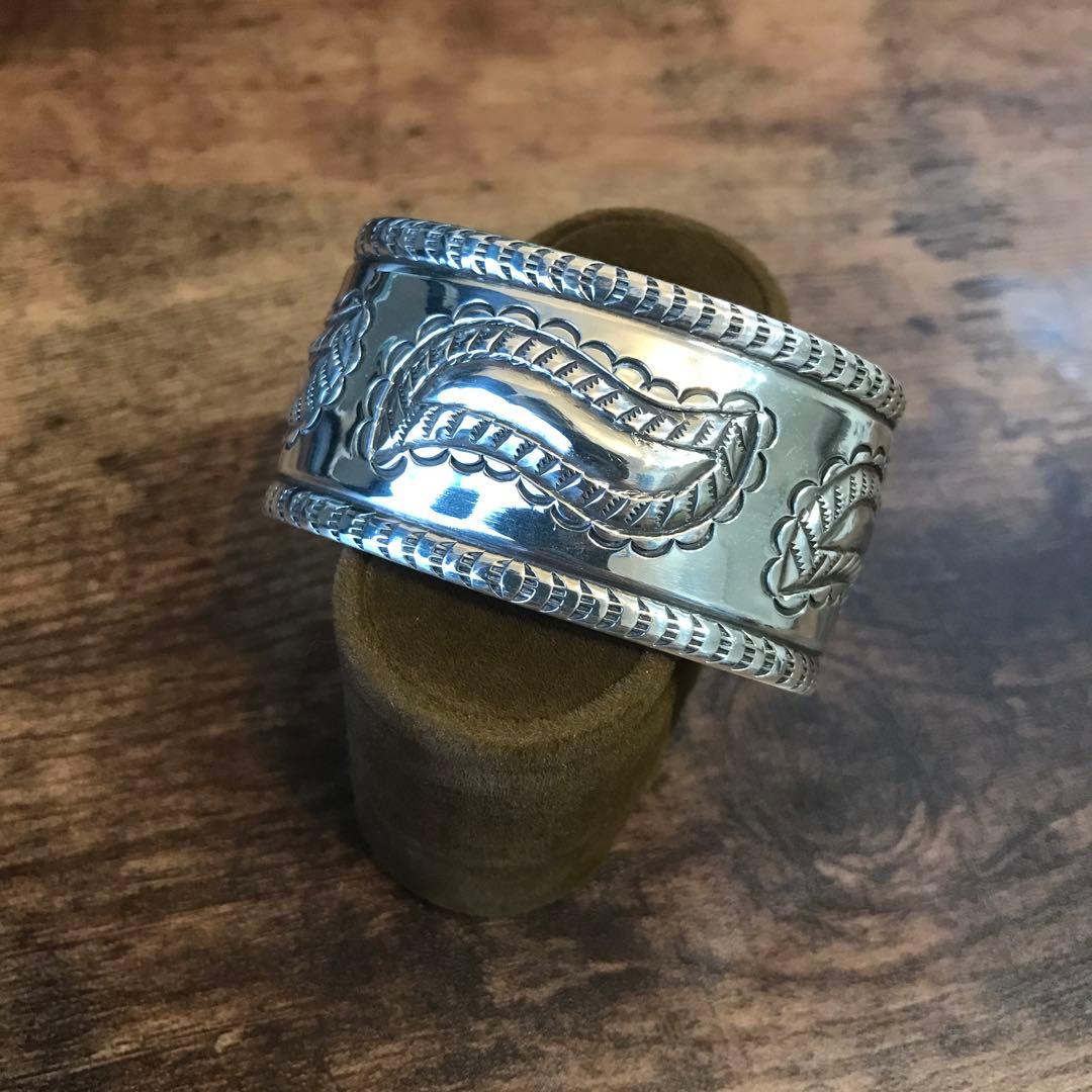 Ivan Howard アイバン・ハワード　シルバー　バングル　NAVAJO