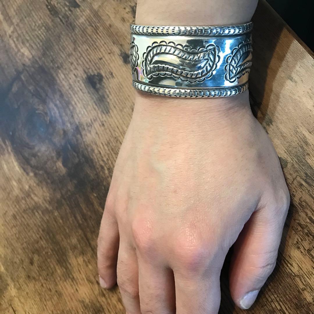 Ivan Howard アイバン・ハワード　シルバー　バングル　NAVAJO