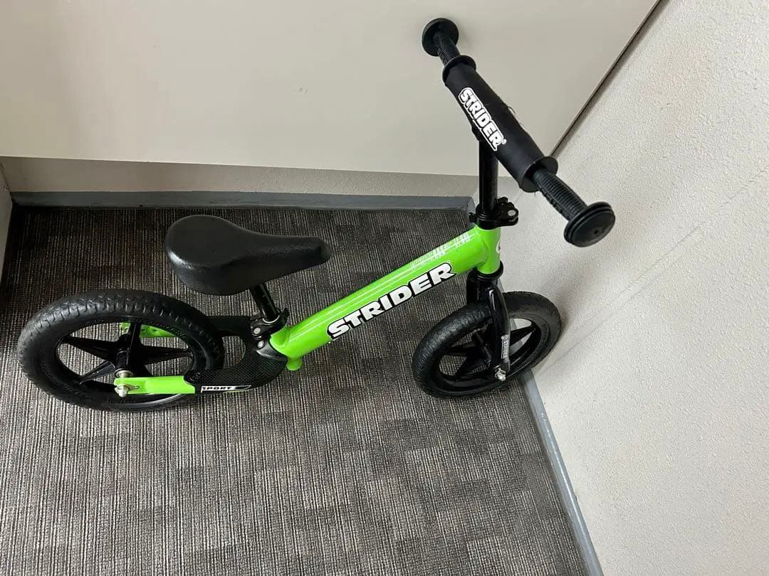 ストライダー スポーツモデル 12インチ グリーン