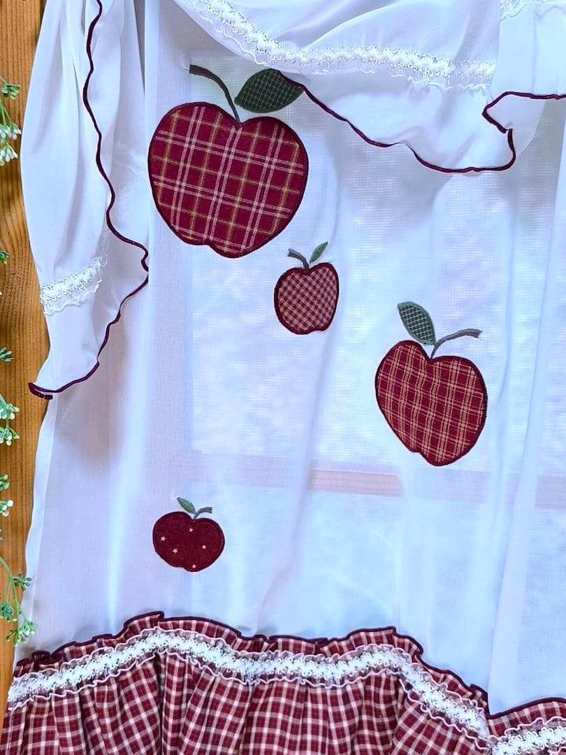 ⭐️アメリカンカントリー雑貨❤ෆりんごෆいっぱい☘️　レースカフェカーテン