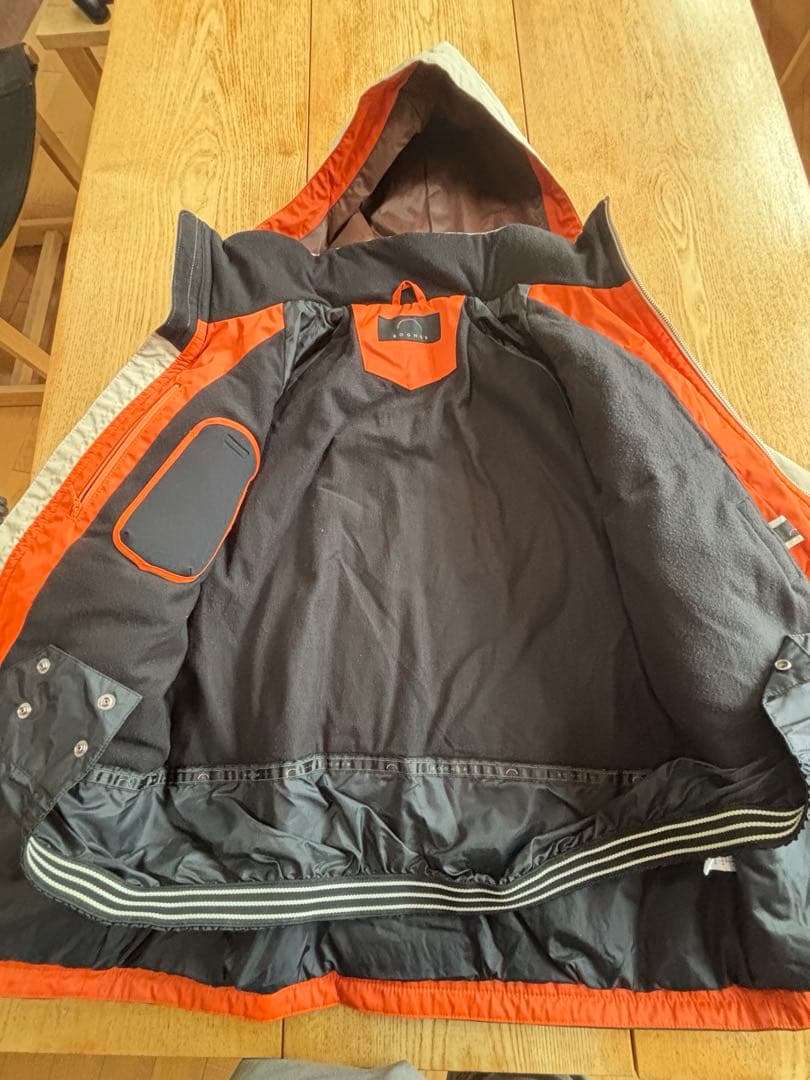 bogner フェニックス　スノーボード　スキーウェア 上S下Mセットとグローブ