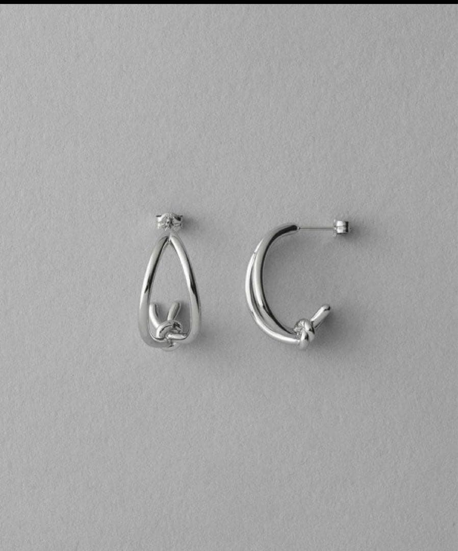 ete ノット ピアス プラチナム