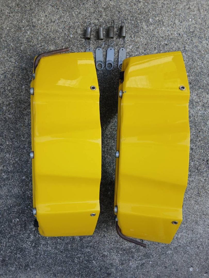 200系ハイエース キャリパーカバー