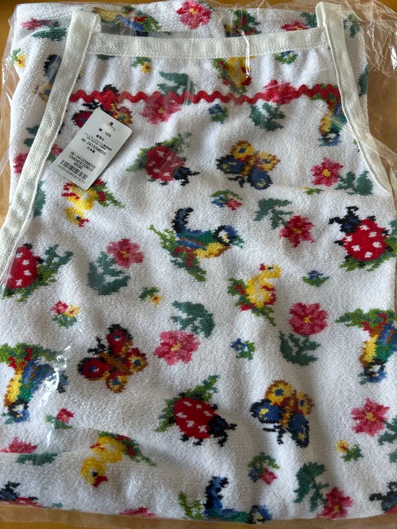 フェイラー ハイジ　エプロン新品未使用　タグ付