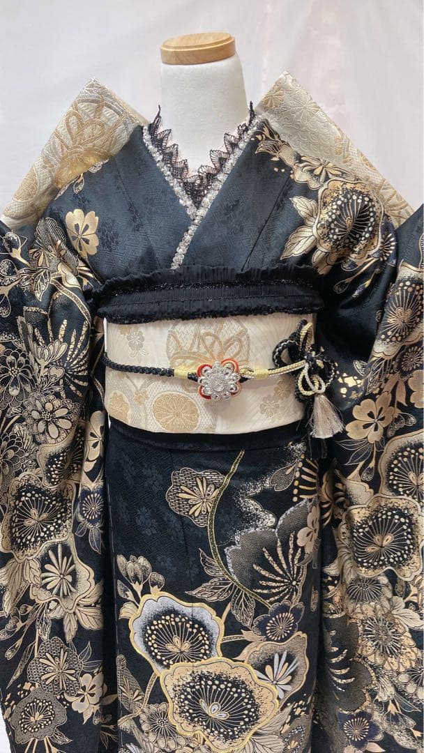 黒地 花柄刺繍 振袖 成人式　振袖6点セット　正絹 振袖フルセット