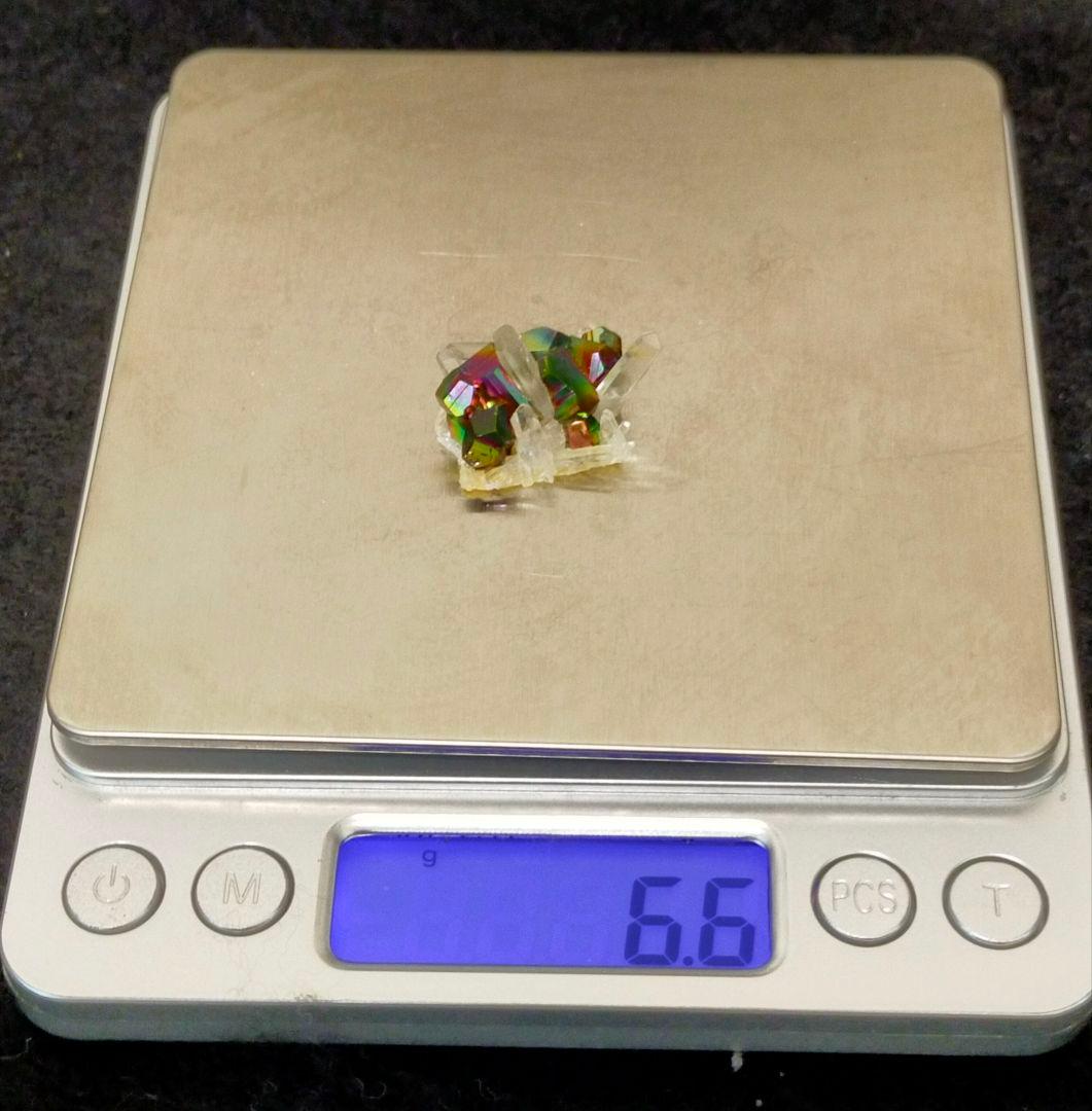 笛*様 【コレクター向】レインボーパイライト 水晶クラスター 共生 インドネシア