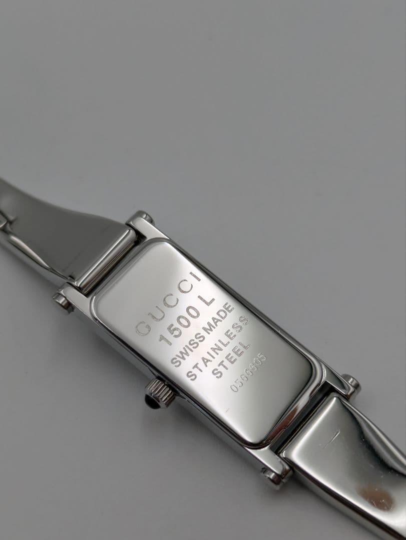 象形文字【稼働品】グッチGUCCI 1500Lバングル黒文字盤レディース