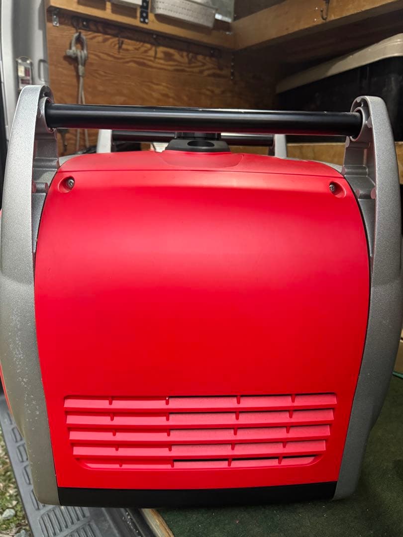 新品　新ダイワ インバーター発電機 iEG2000M 送料込み！