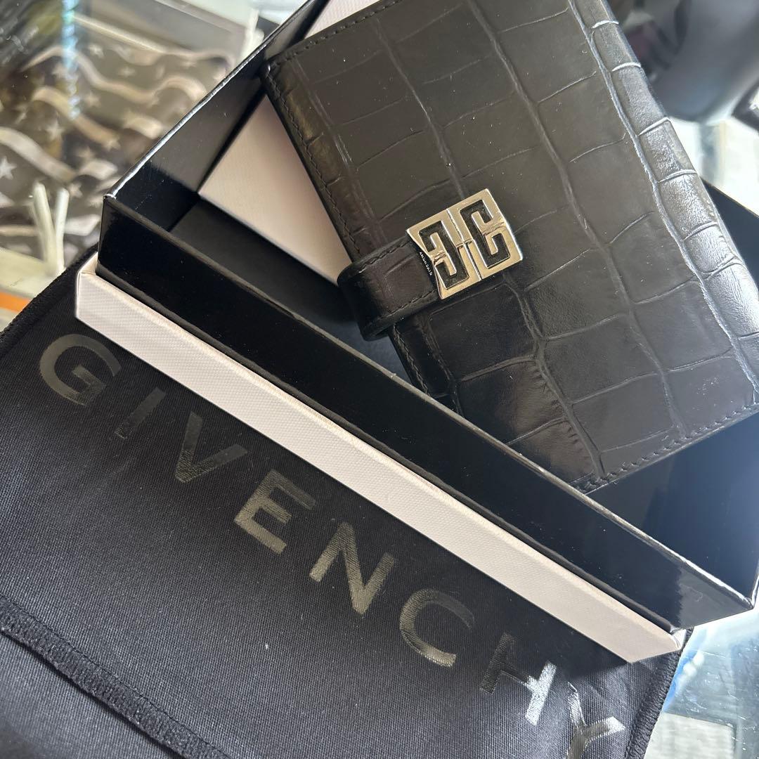 GIVENCHY 二つ折り財布 ブラック