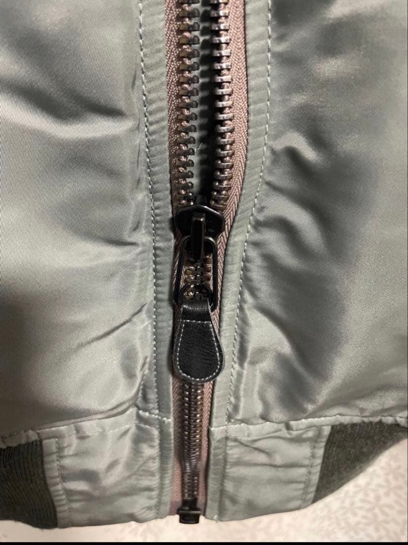 フェローズ　MA-1 Thin Down使用