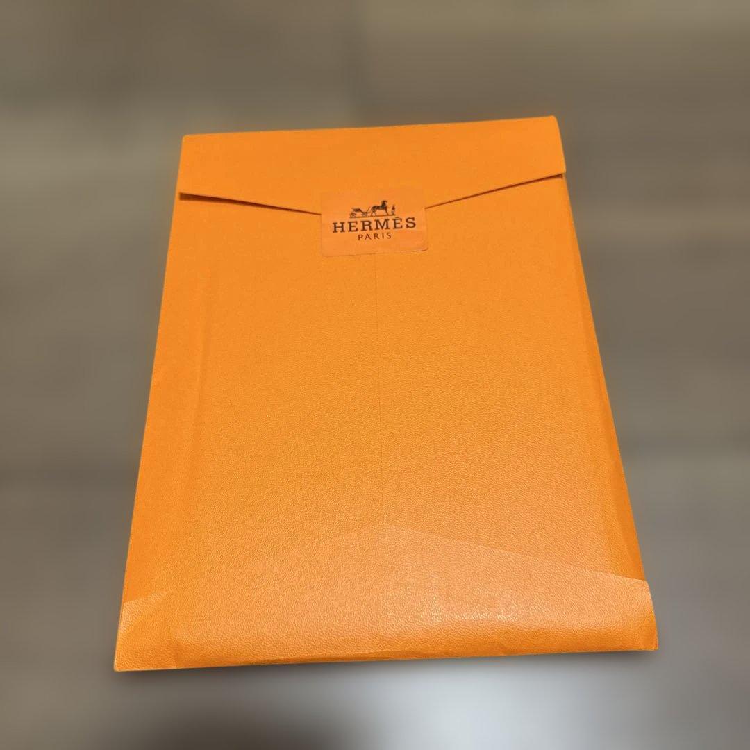 HERMES エルメス　カラフルな自然モチーフのA5ノート