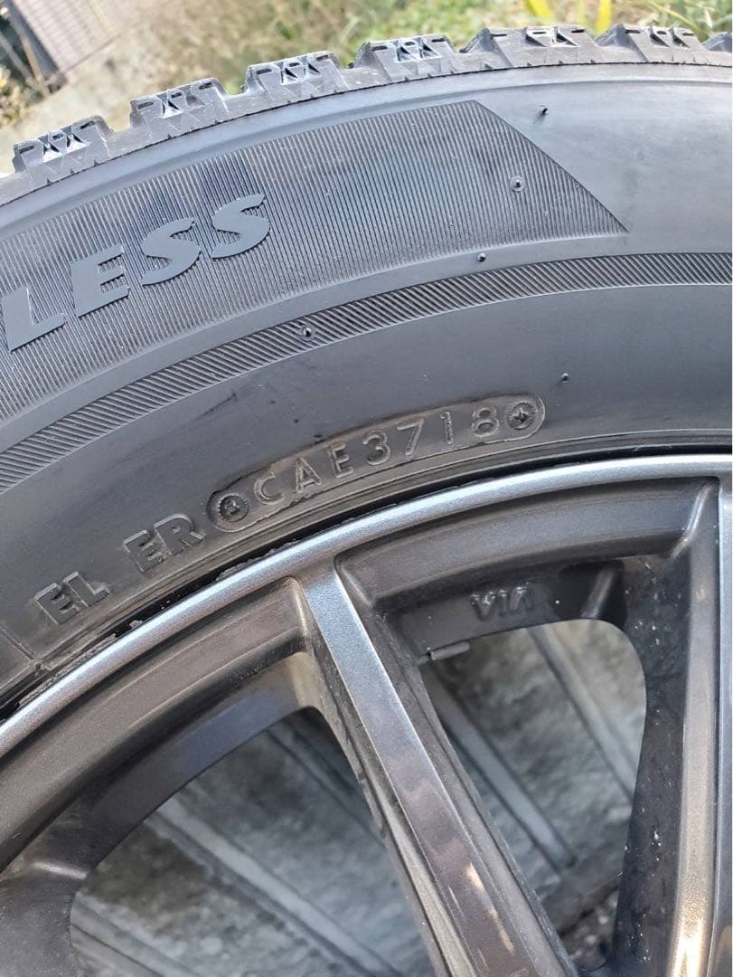 スタッドレス　ブリヂストン　ホイールセット　215/60R17