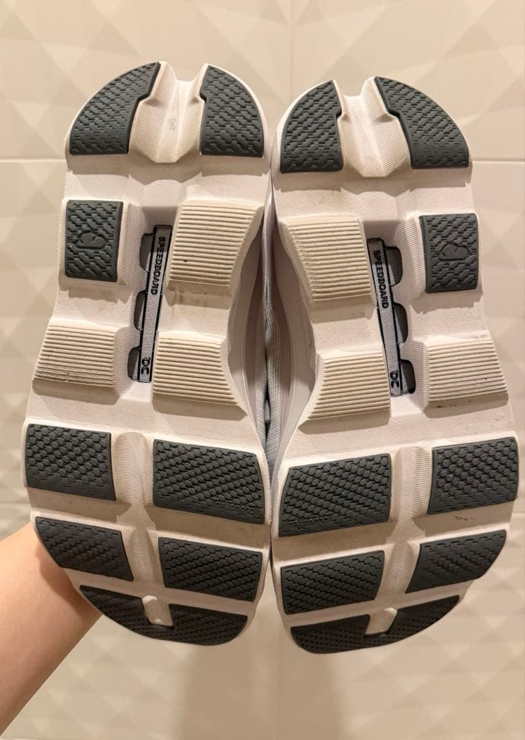 emmi×On Cloudmonster Void 24cm