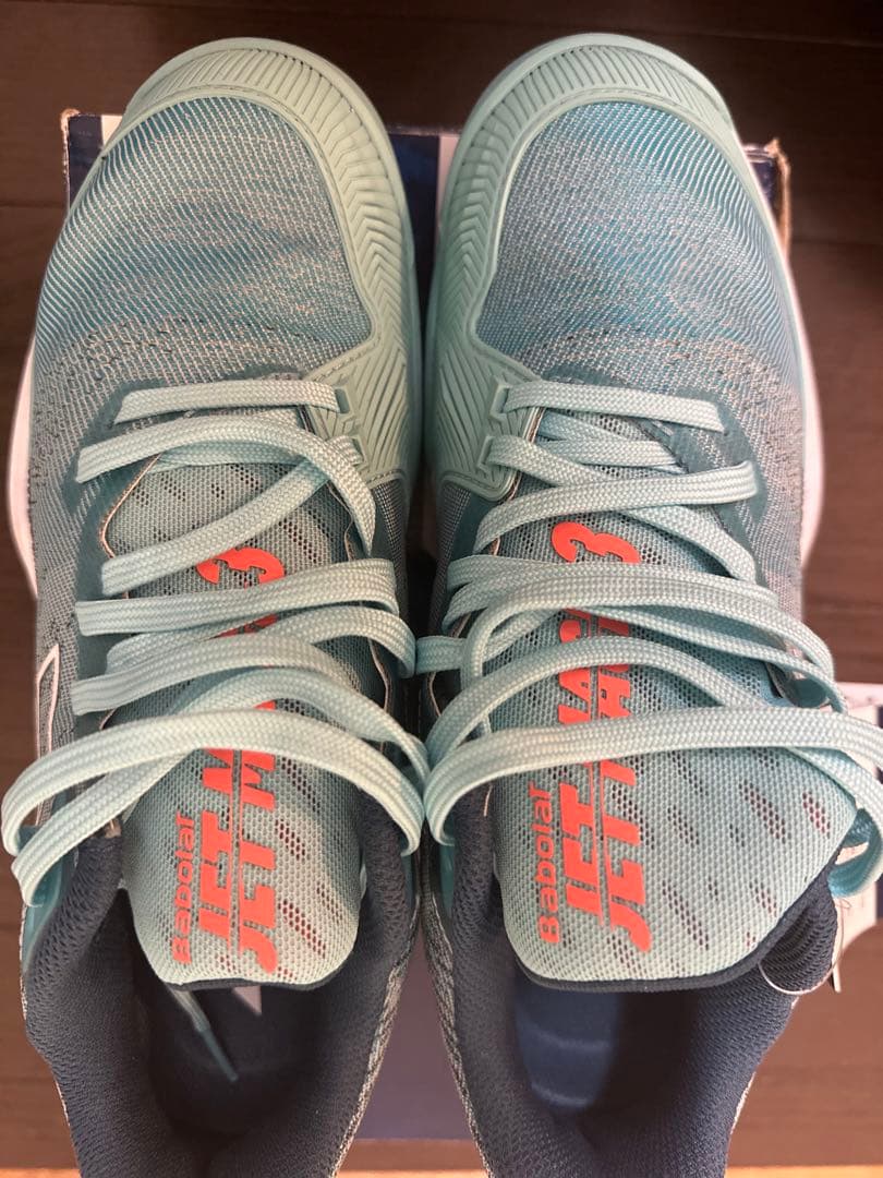 バボラテニスシューズ　オムニコート用　25.5cm