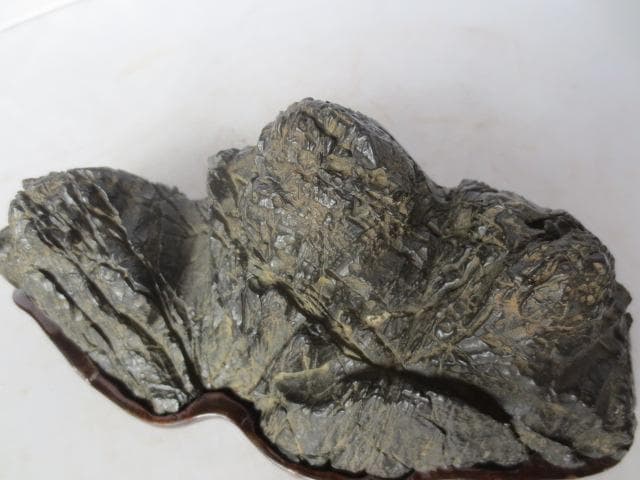 R7/05/29-1　　霊壁石　時代石　水石　盆石　遠山石　幅18センチ