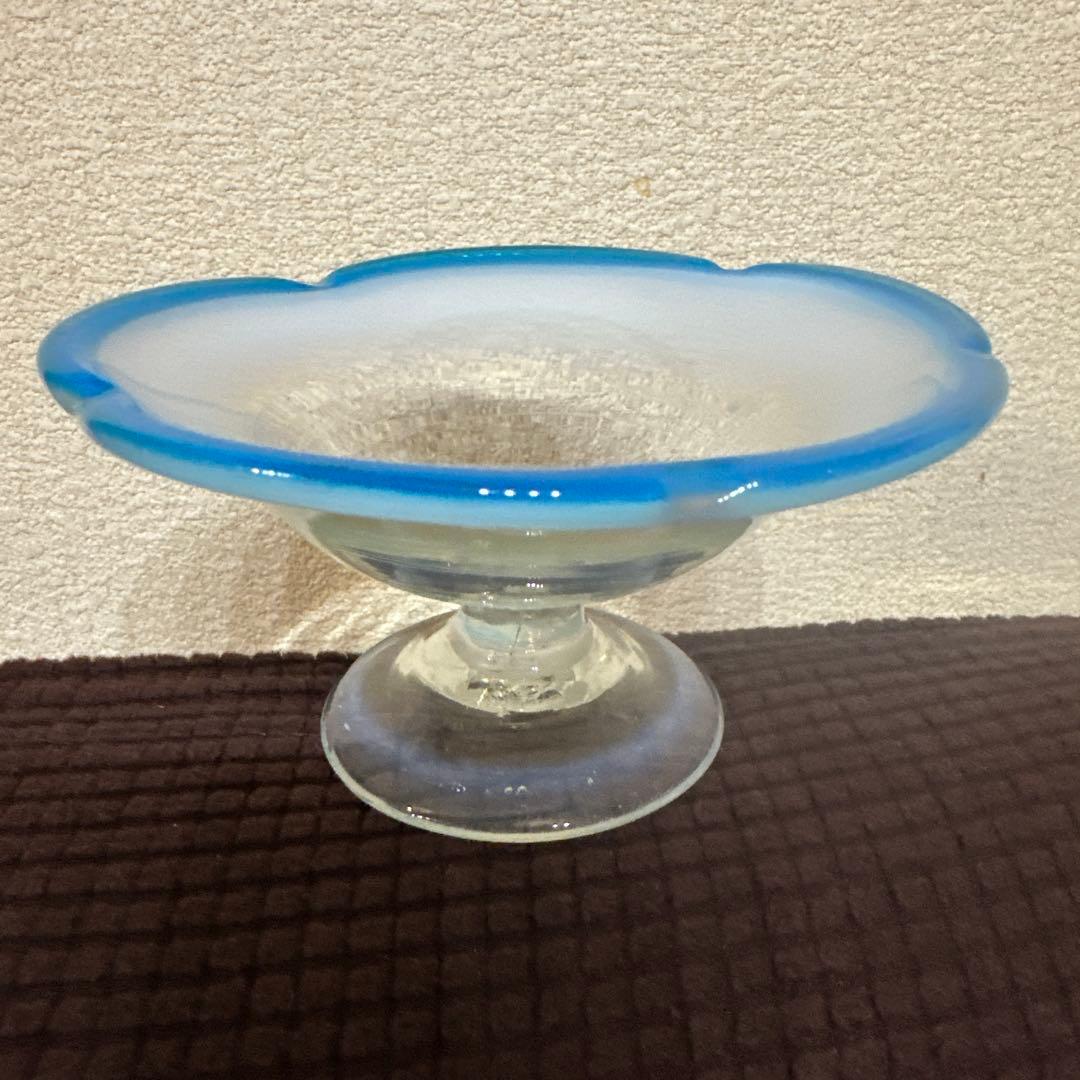 青縁輪花氷コップ 乳白ぼかし　美品