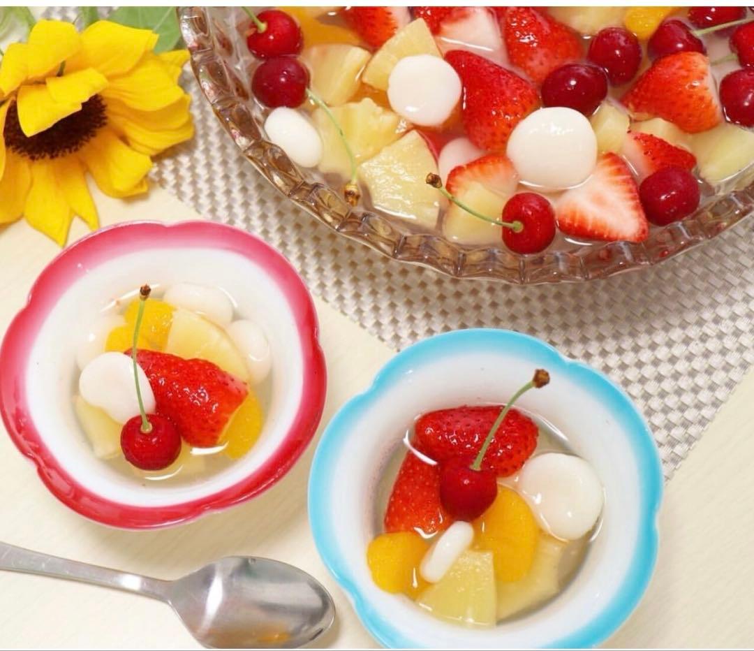 青縁輪花氷コップ 乳白ぼかし　美品