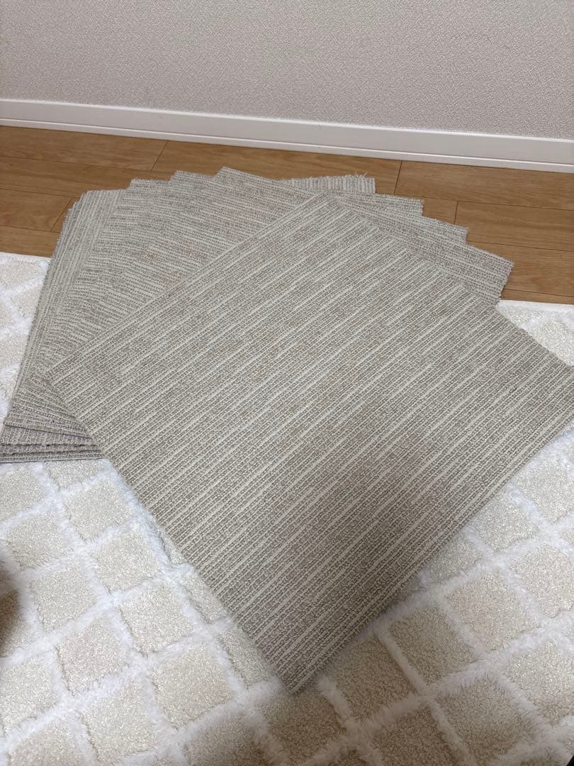 東リ　ベージュ ストライプラグ 約50x50cm 20枚