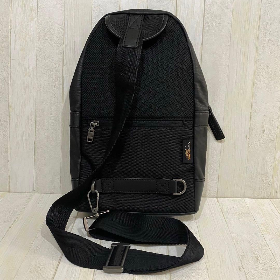 DIESEL ディーゼル　ブラック ボディバッグ