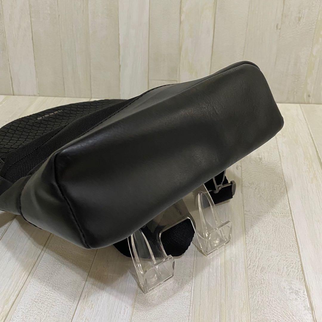 DIESEL ディーゼル　ブラック ボディバッグ