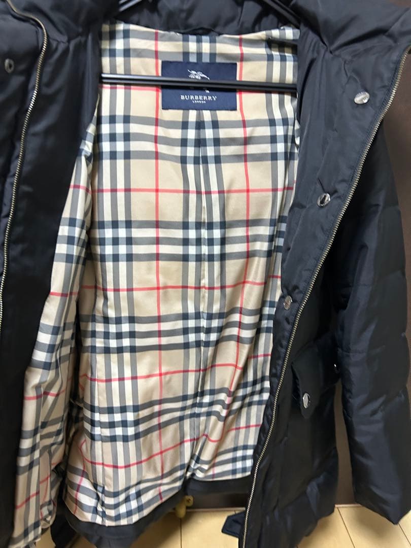 BURBERRY ブラック ダウンジャケット
