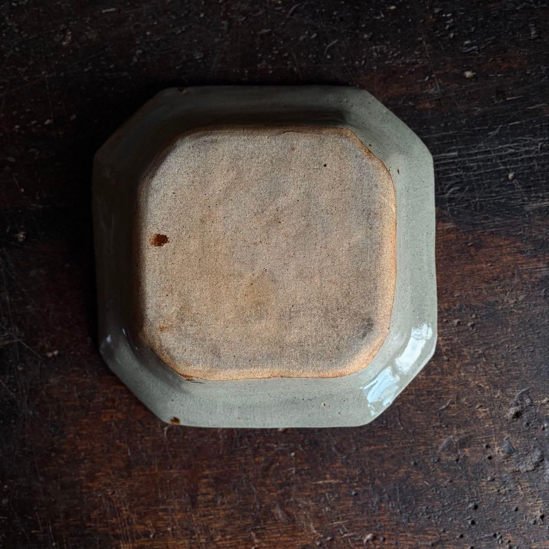 民藝【黒釉草花紋隅切皿】佐久間藤太郎　箱無し 師:濱田庄司