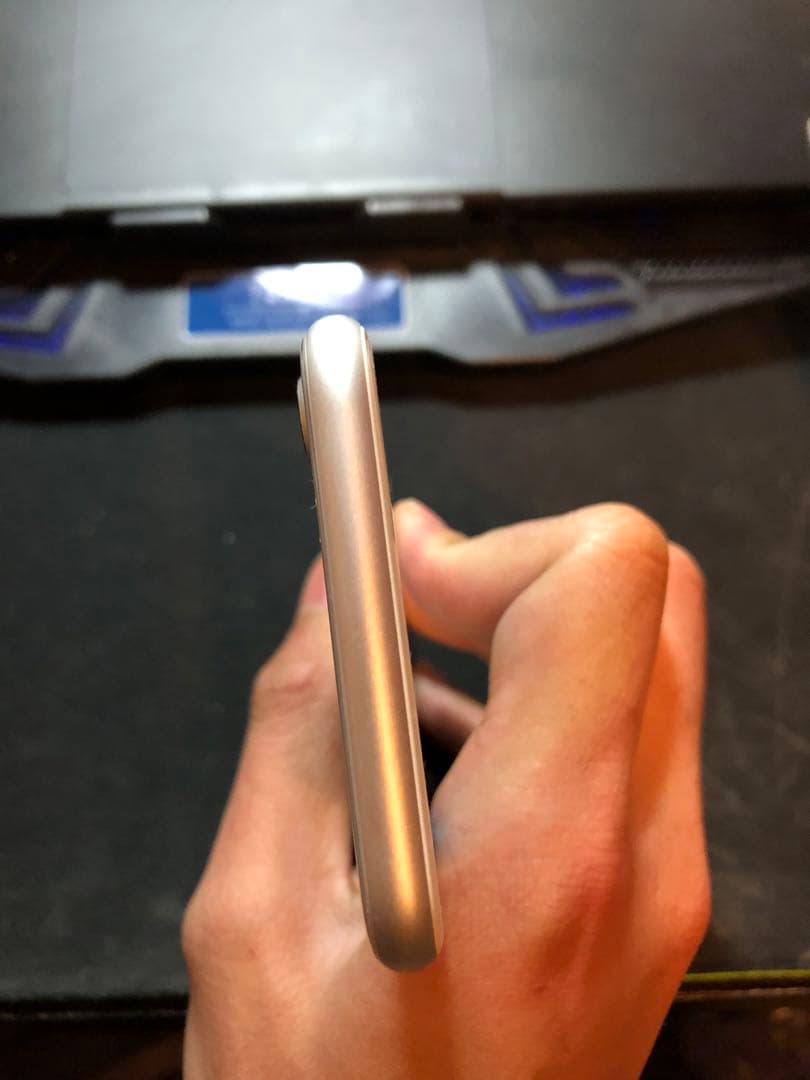 Apple iPhone 8 シルバー 本体 64gb