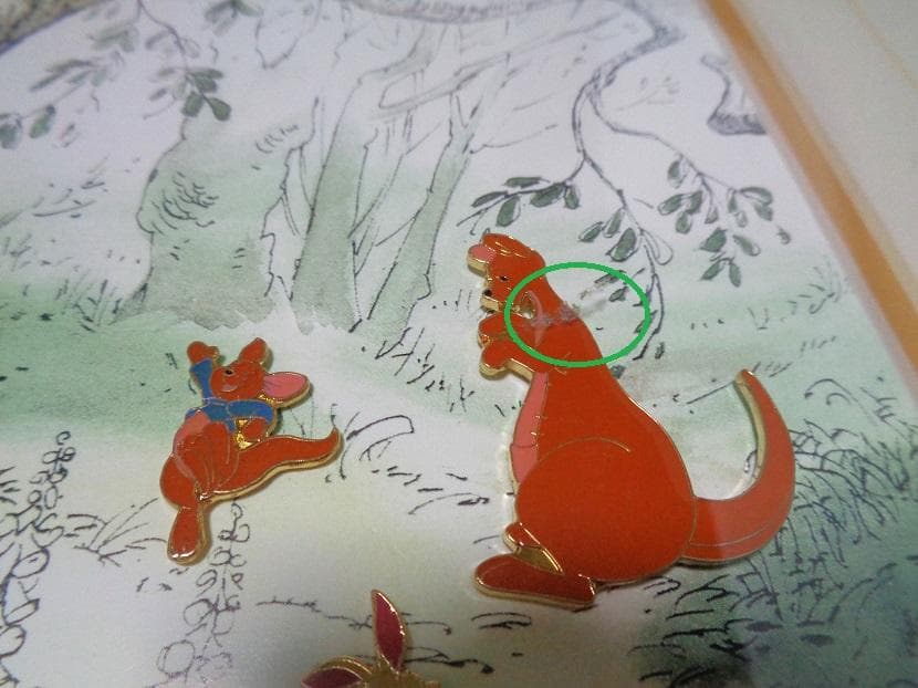 ディズニー　ピンバッジ　額装　プーさん