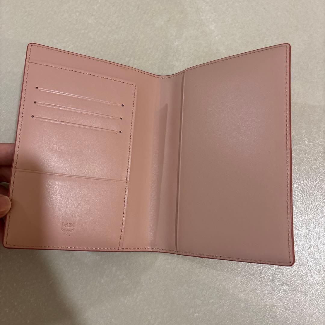 MCM ウサギデザイン パスポートケース　ピンク