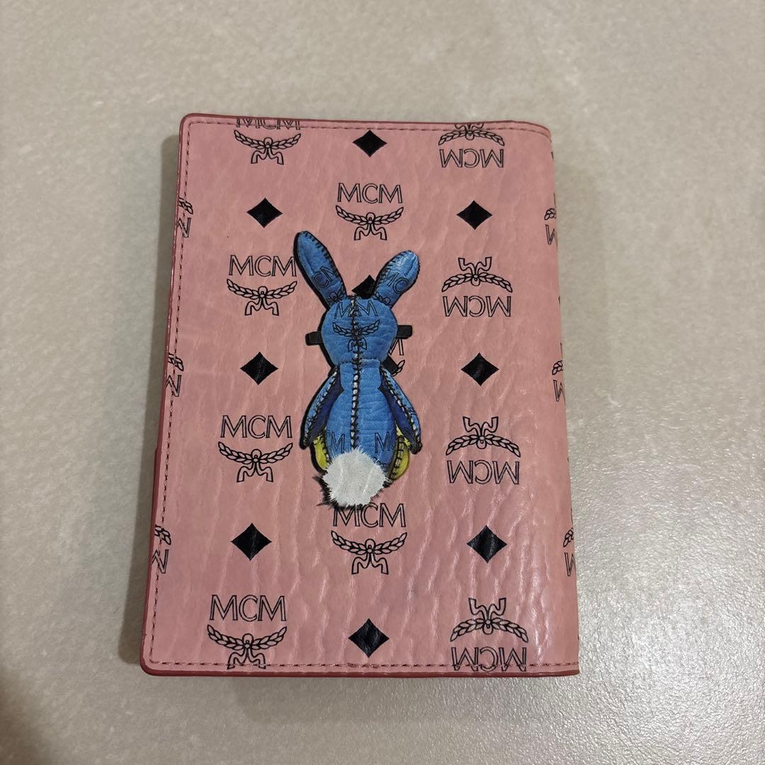 MCM ウサギデザイン パスポートケース　ピンク