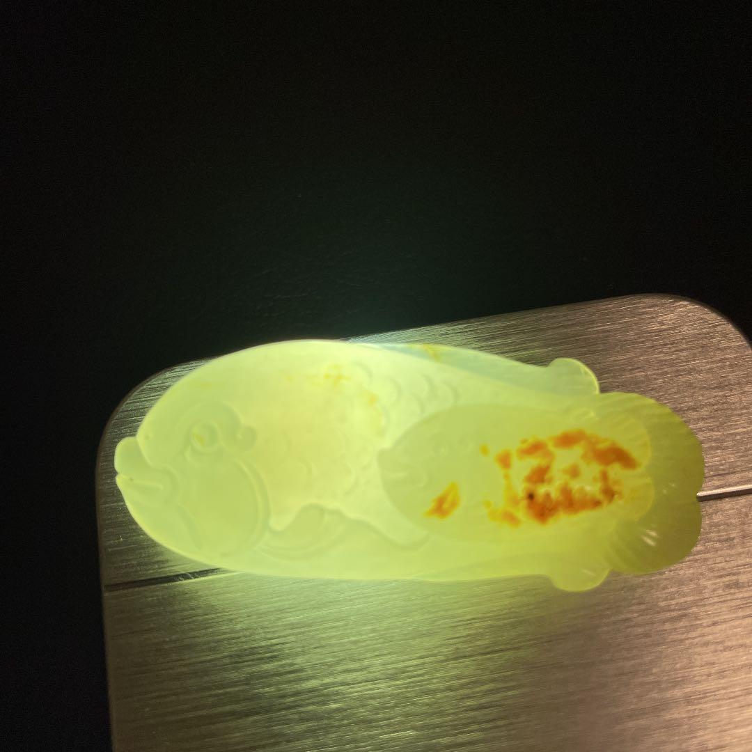 和田玉魚親子の彫刻