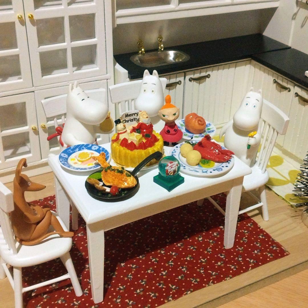 ムーミンフィギュア＆木製家具（白）＆豪華おまけ付きクリスマスミニチュアセット