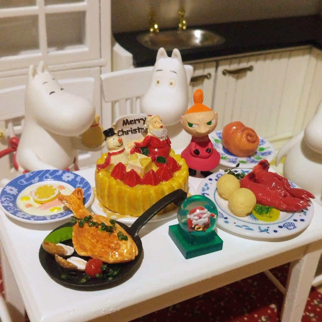 ムーミンフィギュア＆木製家具（白）＆豪華おまけ付きクリスマスミニチュアセット