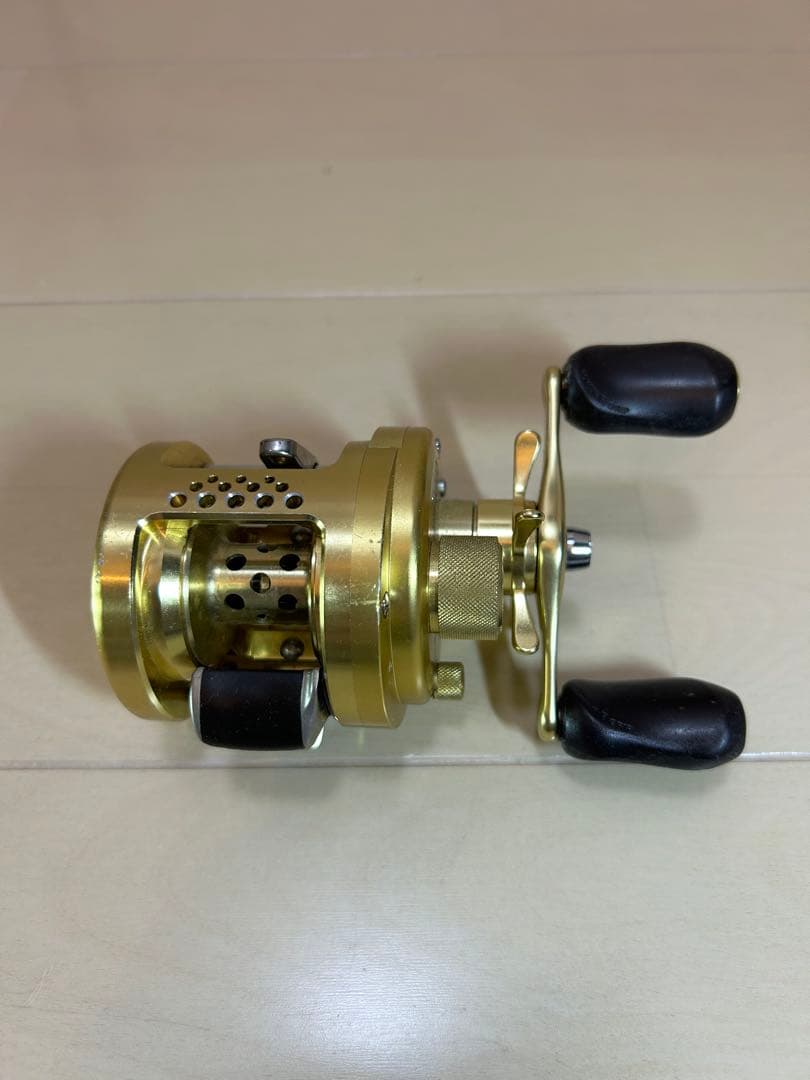 シマノ　カルカッタコンクエスト　100