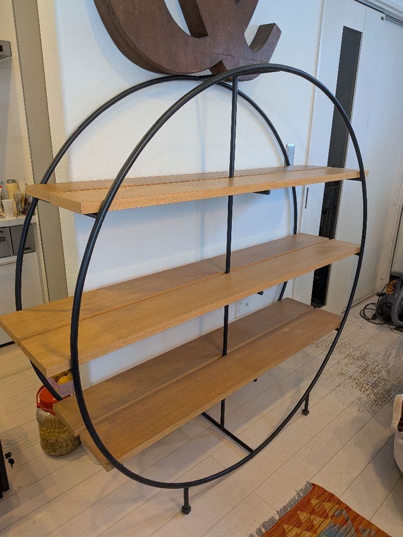 円形フレームのオープンシェルフ　アイアン