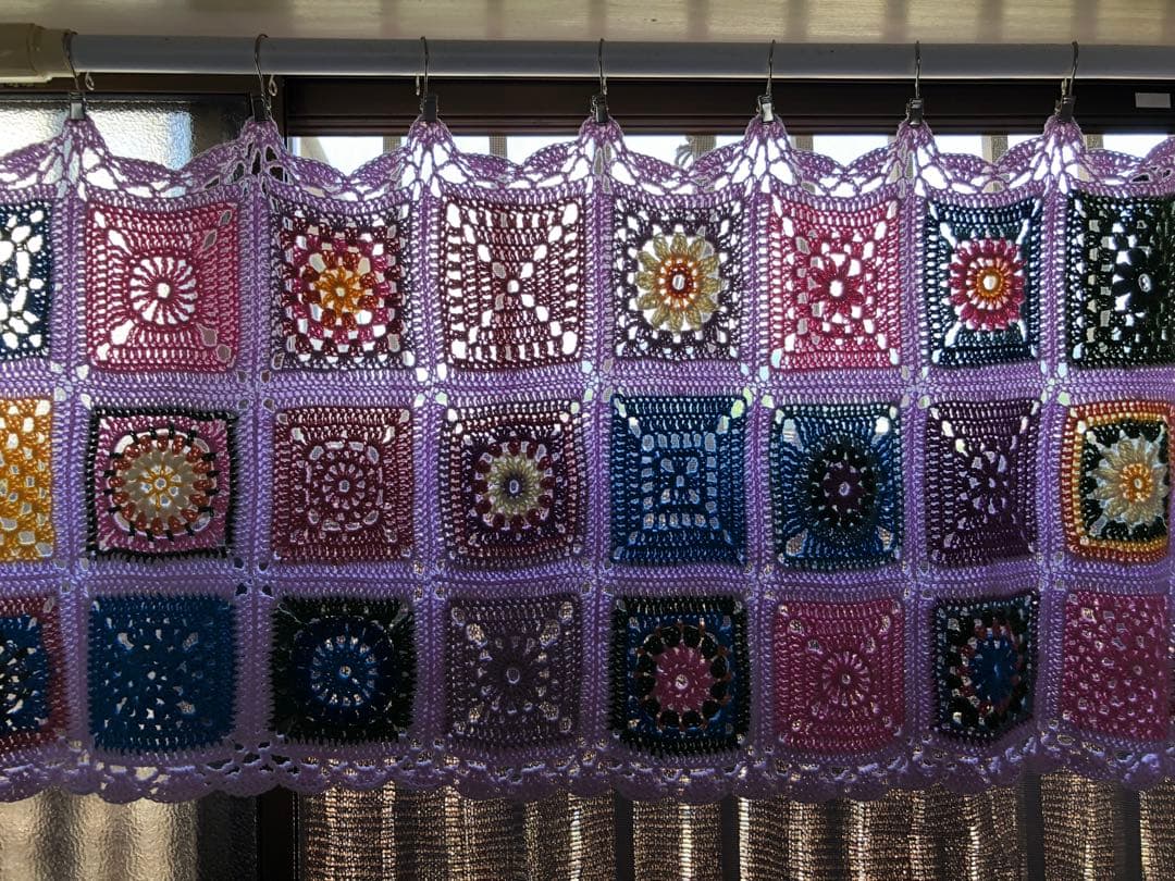 立体花柄モチーフ編みのブランケット