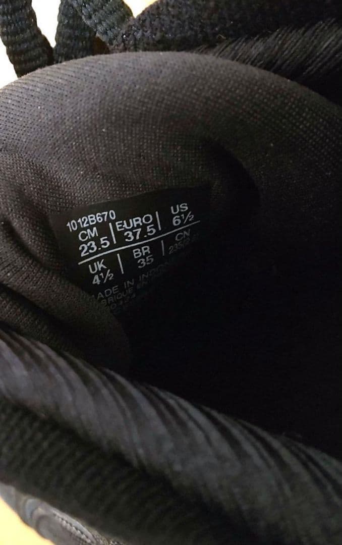 ASICS　GEL KAYANO 31 BLACK/BLACK 未使用品23.5