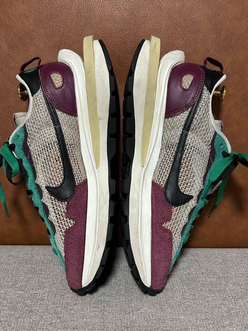 靴 Nike x sacai VaporWaffle \"Villain Red\"