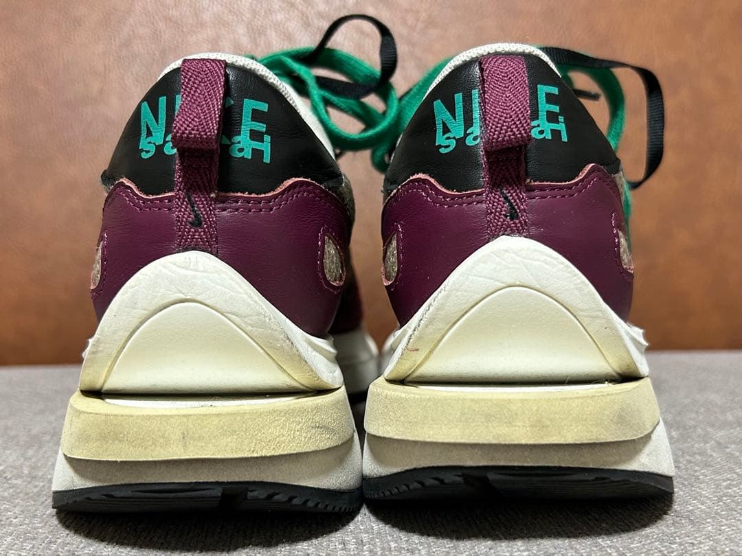 靴 Nike x sacai VaporWaffle \"Villain Red\"