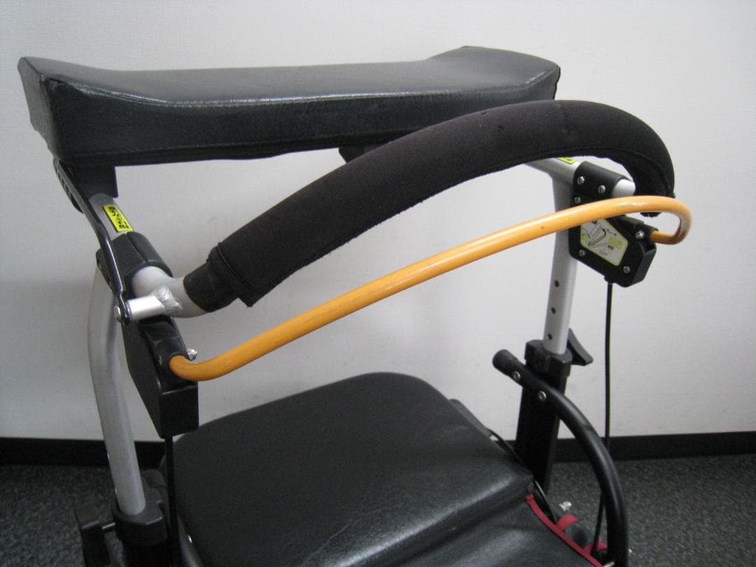 前腕支持型歩行車 REHAMO(リハモ) 抑速ブレーキなし