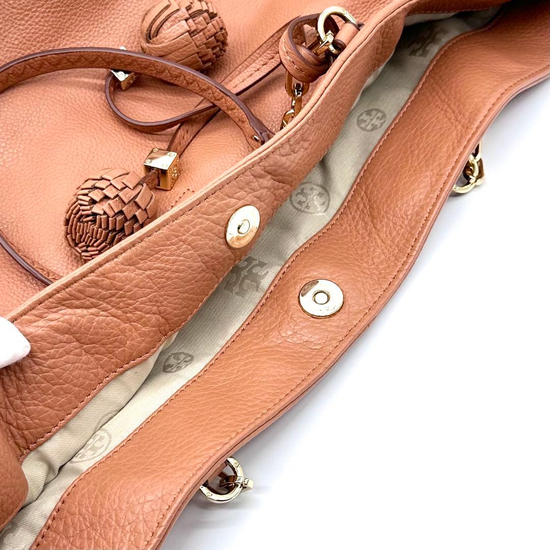 極美品✨トリーバーチ トートバッグ しぼ革 ボンボンチャーム ブラウン系 A4◎