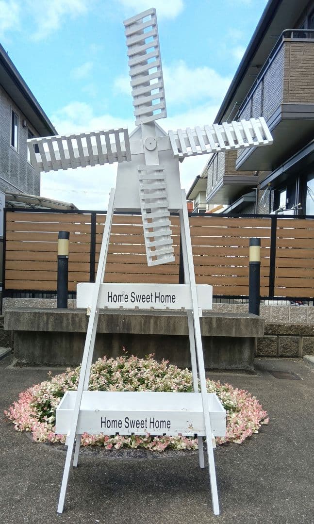 ☆新品　白色　1個　風車　プランターラック 　ガーデニング　鉢台　植物