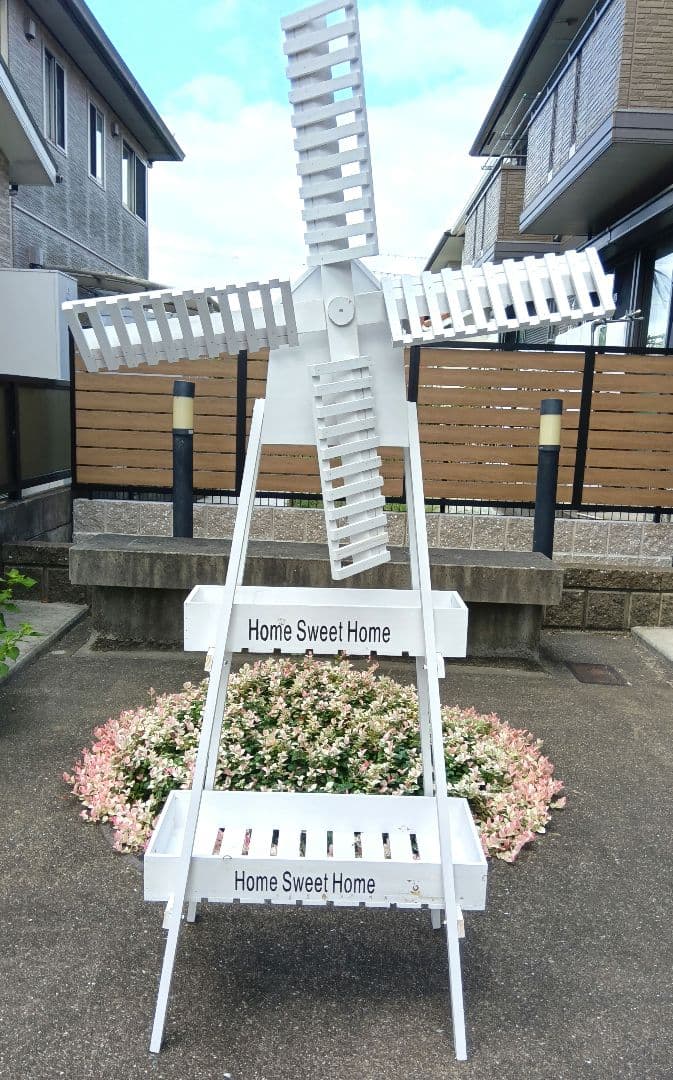 ☆新品　白色　1個　風車　プランターラック 　ガーデニング　鉢台　植物