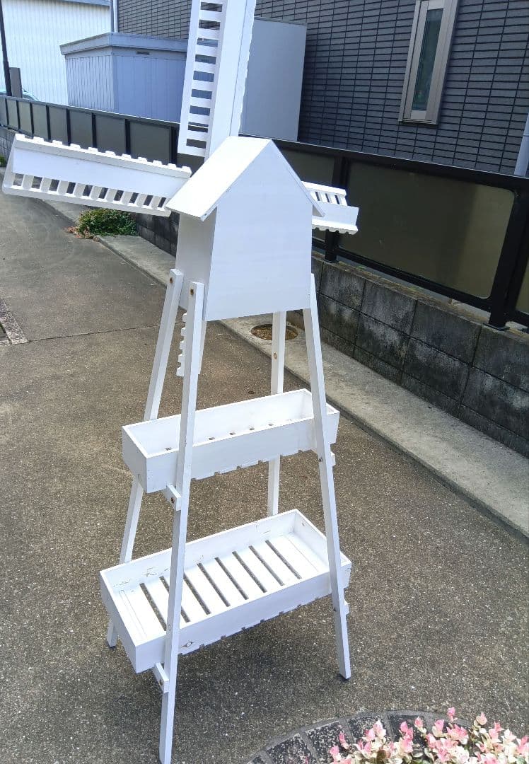 ☆新品　白色　1個　風車　プランターラック 　ガーデニング　鉢台　植物