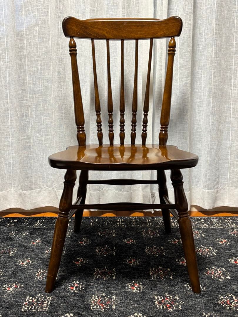 カリモク　木製スピンドルバックチェア ブラウン