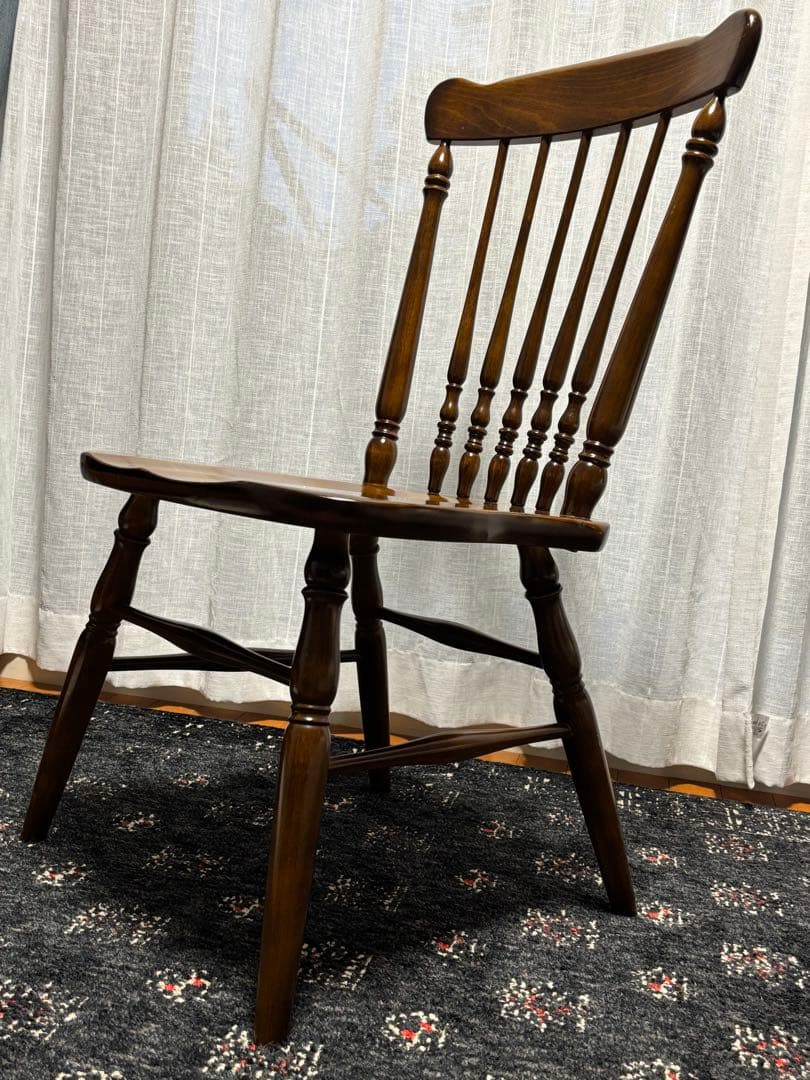カリモク　木製スピンドルバックチェア ブラウン